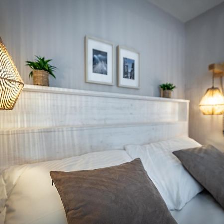 Yd Stunning Terrace On The Accademia Apartment ฟลอเรนซ์ ภายนอก รูปภาพ